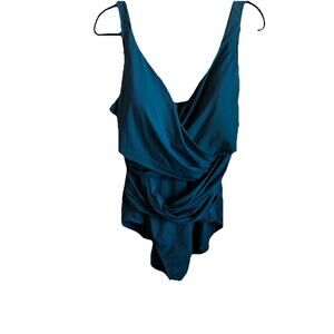 Lands End Womans Swimmig/Bathing Suit Size 20W Nautical Resort Travel Outdoors